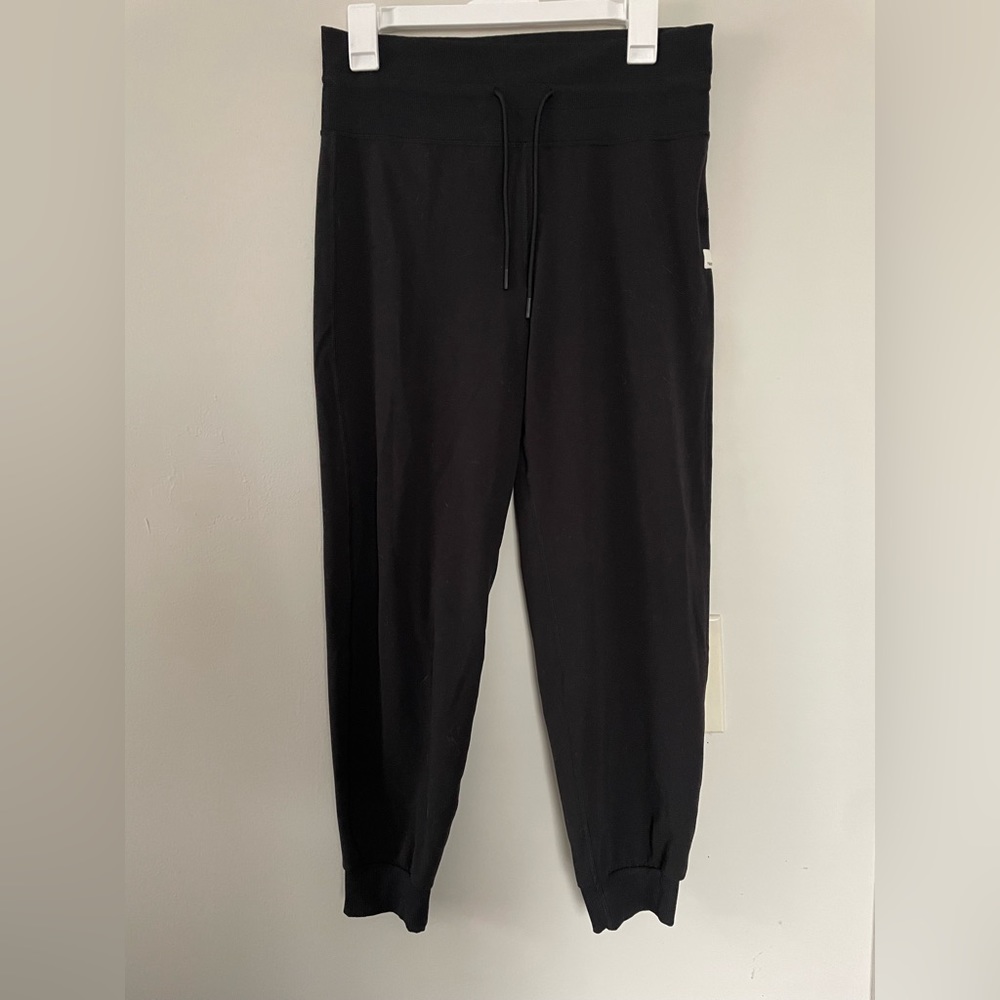 Vuori Medium Black Joggers